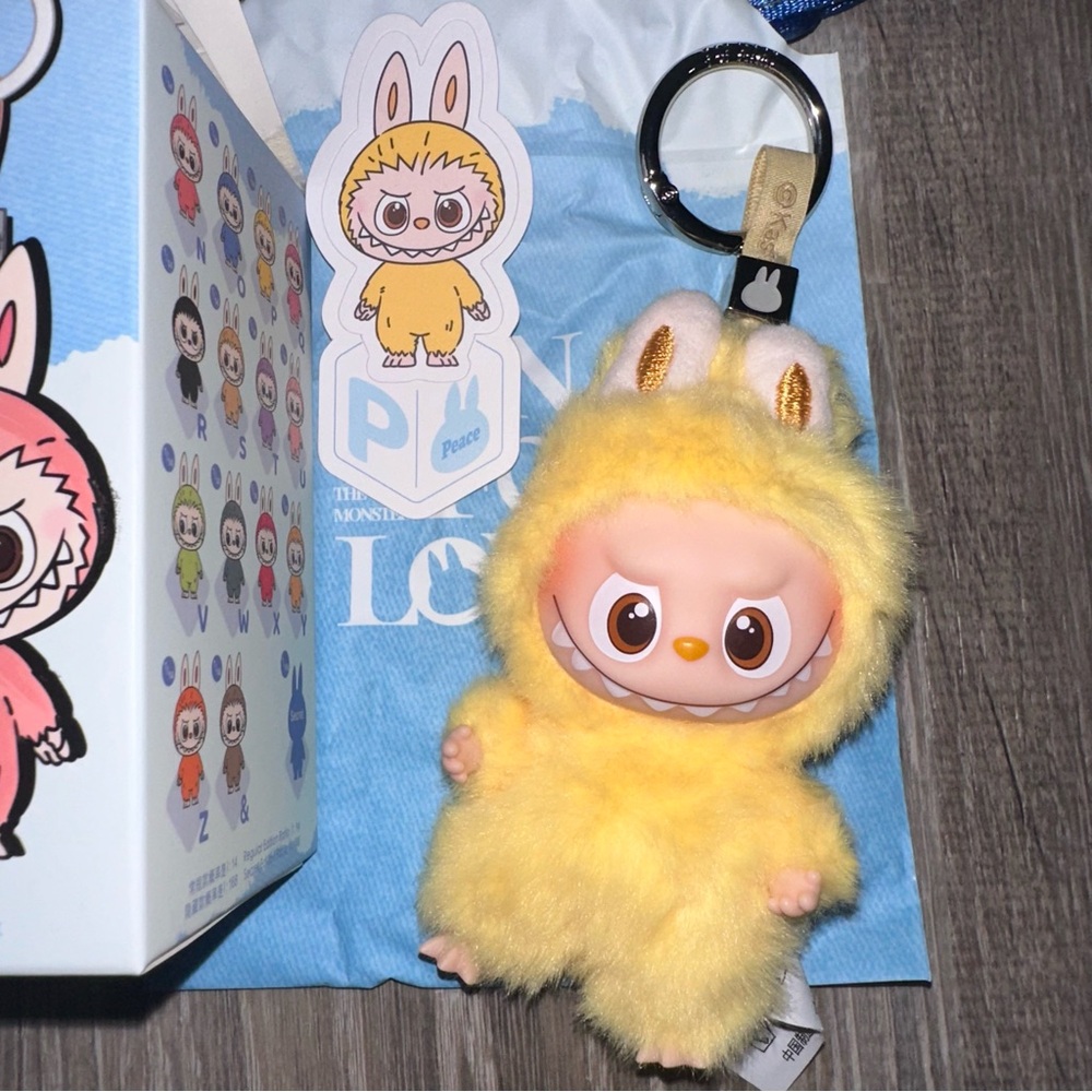 YELLOW “P” PIN FOR LOVE LABUBU KEYCHAIN